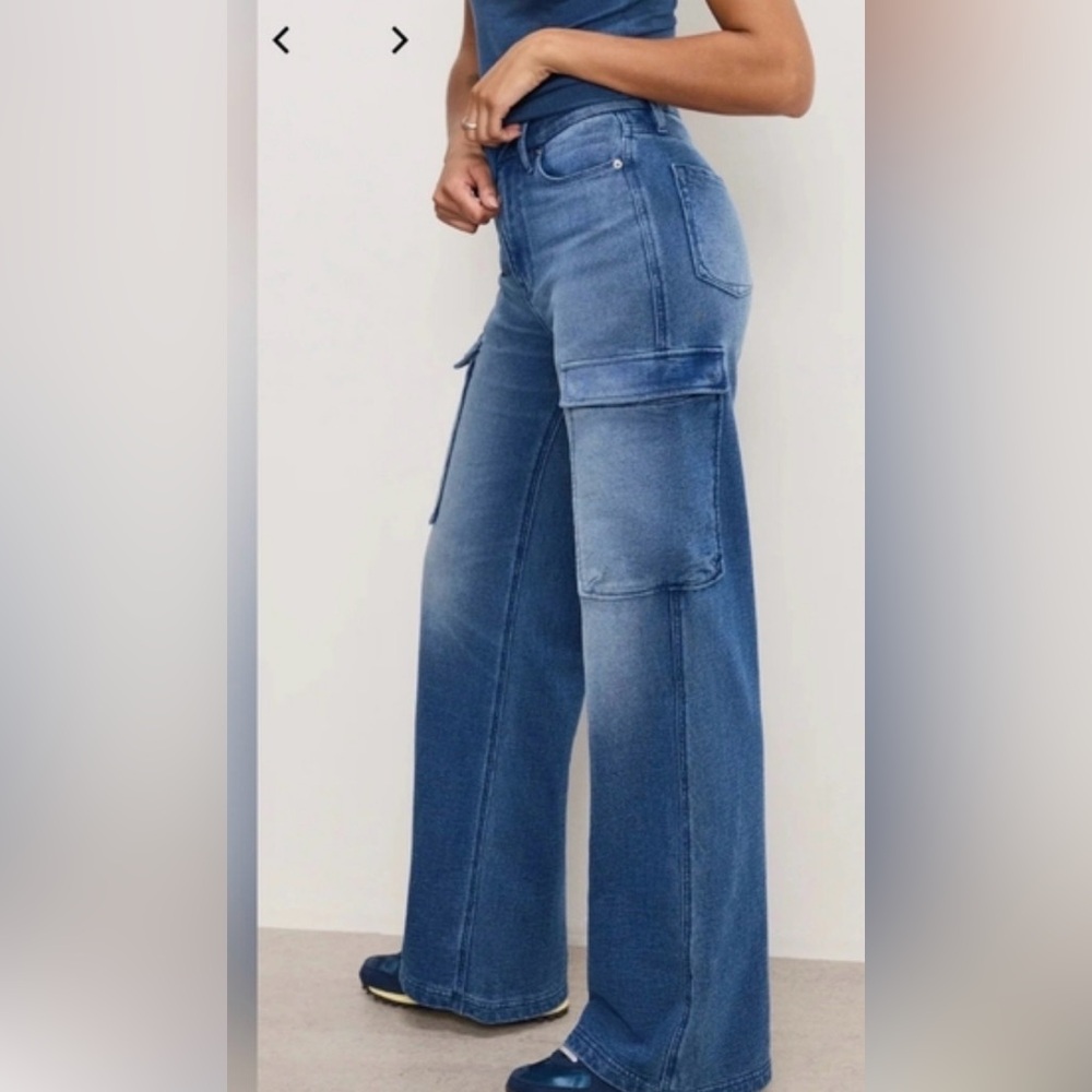 Good American Jeanius Cargo Jeans
